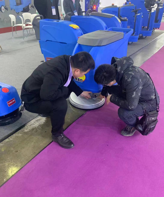 新疆小型电动洗地机是否适合用于环卫保洁